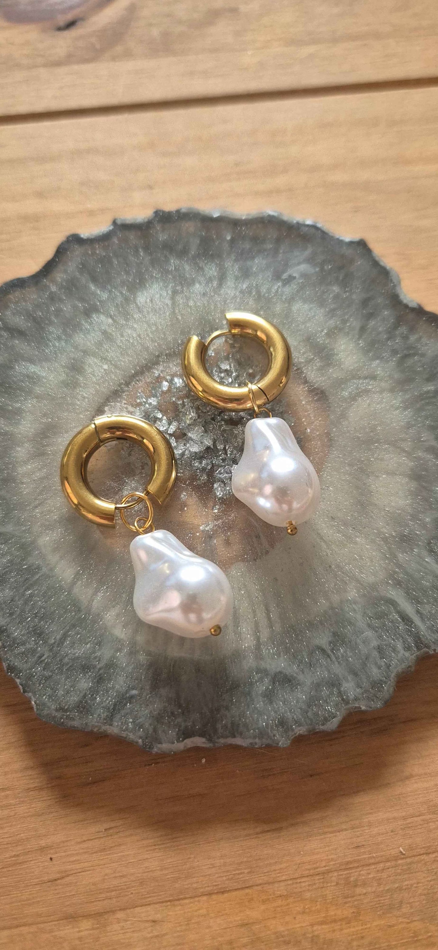 Pearl Muse Earrings